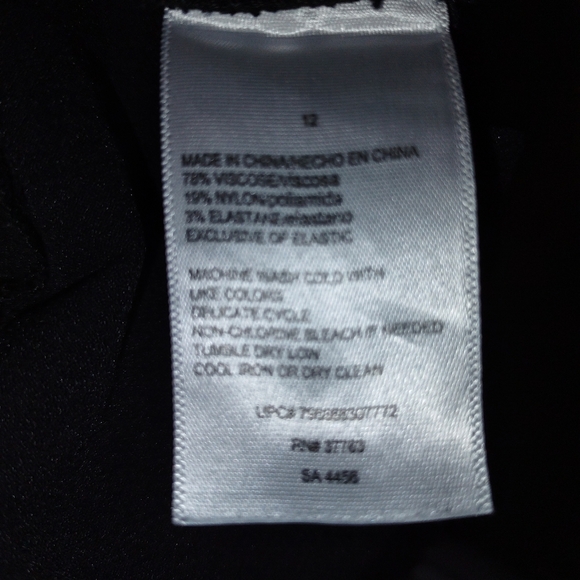 Rafaella Comfort Shorts Womens Adult Size 12 Color Black Knee Length Stretch - Picture 4 of 5